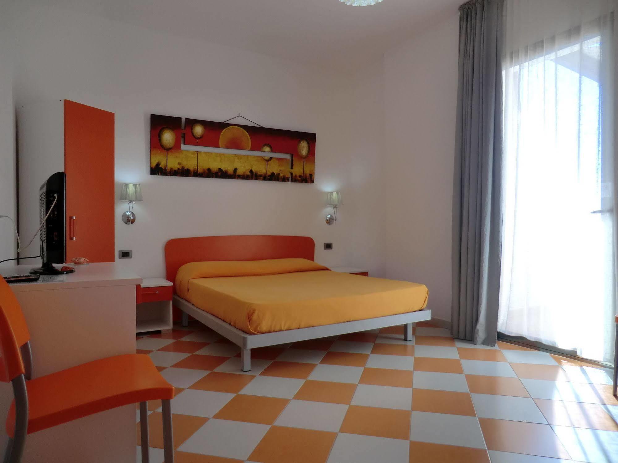Bed & Breakfast Mediterraneo Mare E Sole Marina di Palma